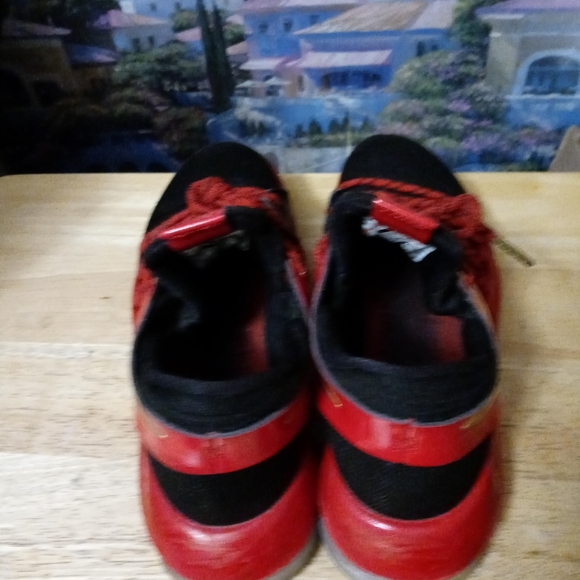 🩳🏀NIKE KEVIN DURANT SHOES👟👟🏀SIZE 5.5Y,A NICE VINTAGE GIFTING! 🎁 - Picture 6 of 10